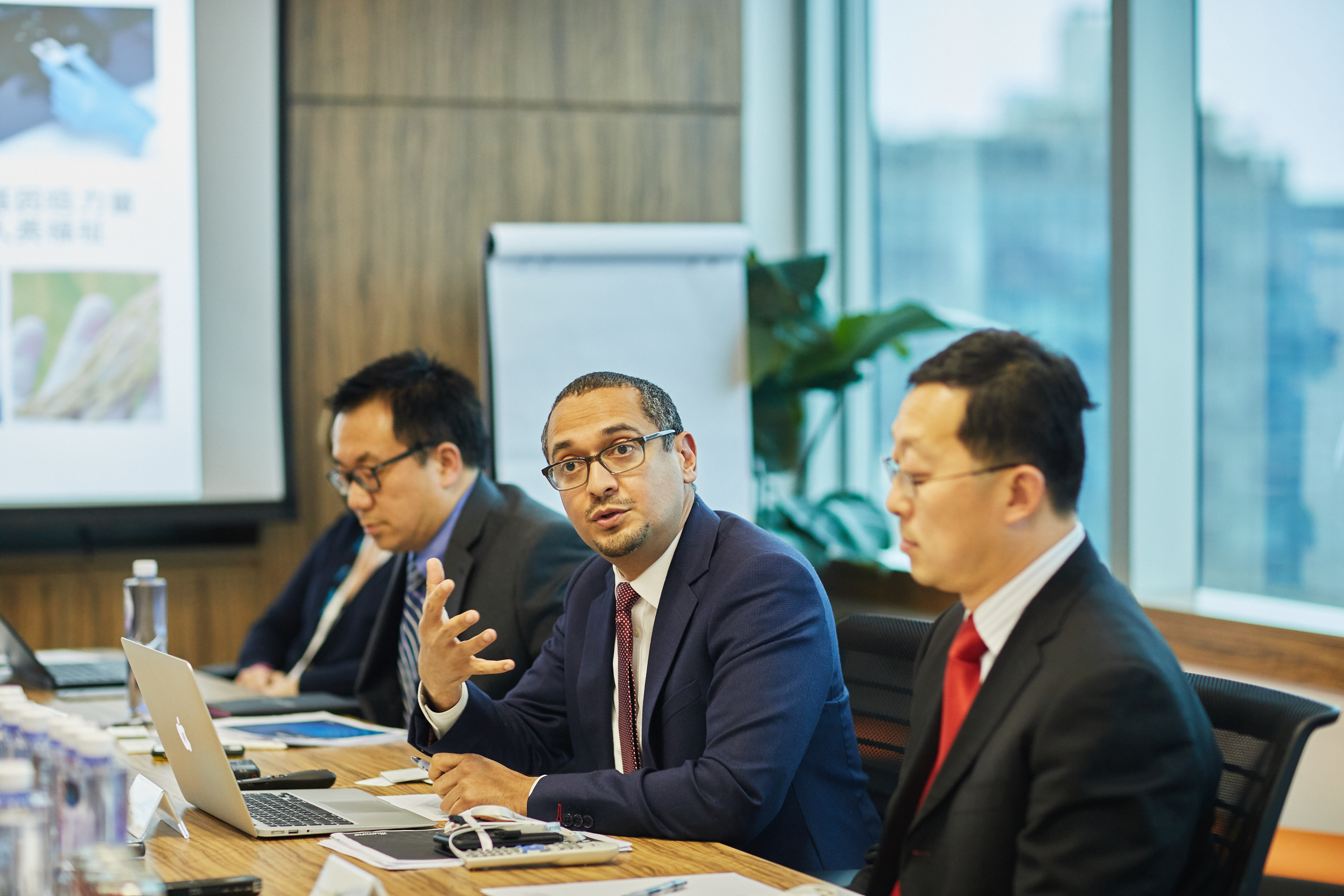 Illumina Executives Forge Key Genomic Relationships in China