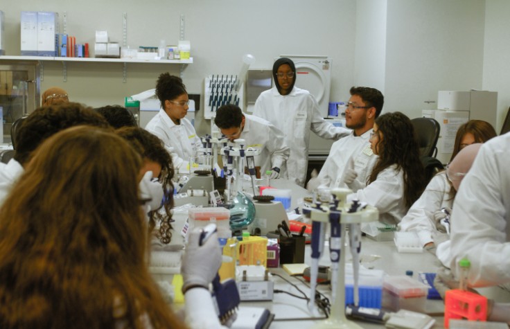 Yes, it’s possible: Students visit Illumina and see their potential careers