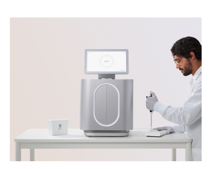 miseq i100 lab tech side view